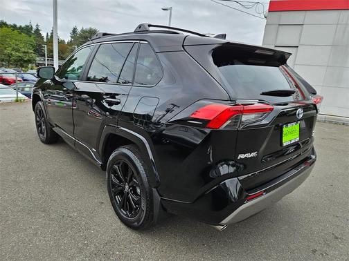 2023 Toyota RAV4 Hybrid SE