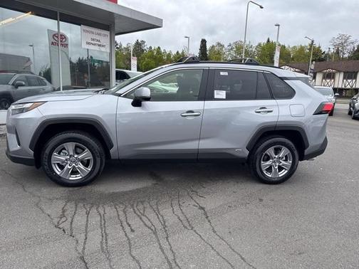 2025 Toyota RAV4 Hybrid LE