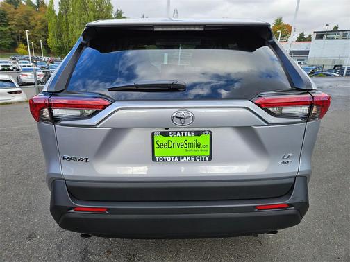 2025 Toyota RAV4 LE