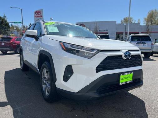 2023 Toyota RAV4 Hybrid LE
