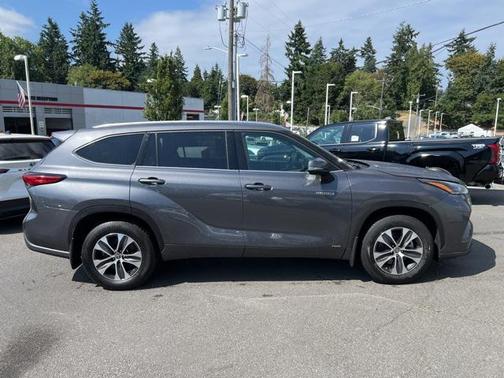 2021 Toyota Highlander Hybrid XLE