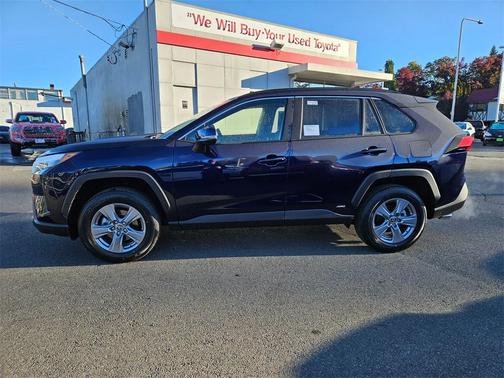 2025 Toyota RAV4 Hybrid XLE