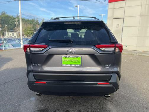 2020 Toyota RAV4 XLE Premium