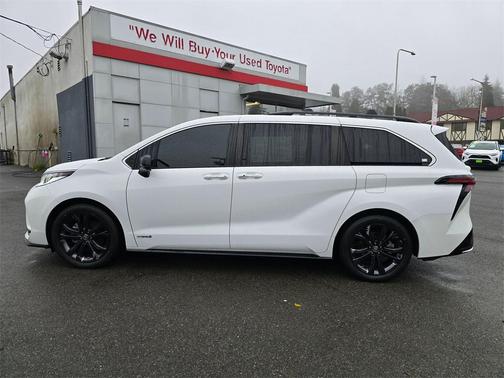 2021 Toyota Sienna XSE 7 Passenger