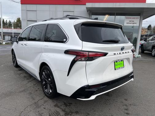 2021 Toyota Sienna XSE 7 Passenger