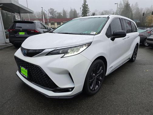 2021 Toyota Sienna XSE 7 Passenger