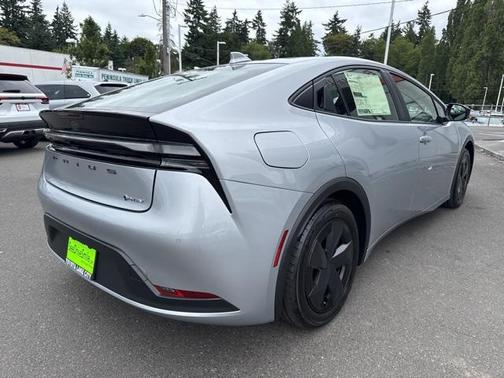 2025 Toyota Prius L