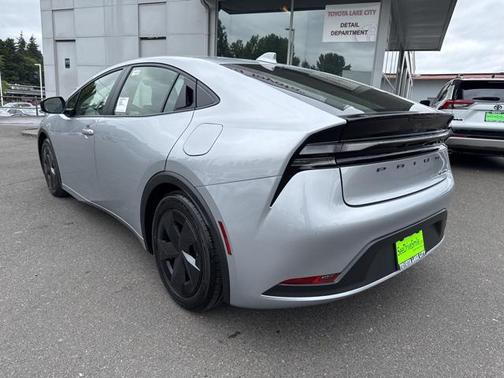 2025 Toyota Prius L