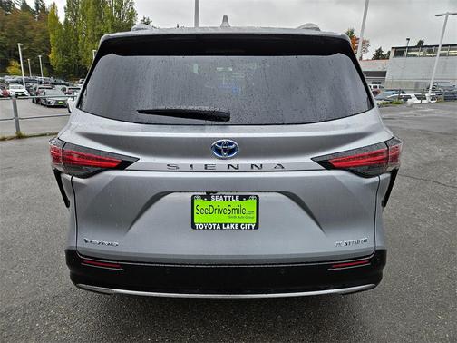 2025 Toyota Sienna Platinum 7 Passenger