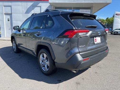 2022 Toyota RAV4 Hybrid XLE