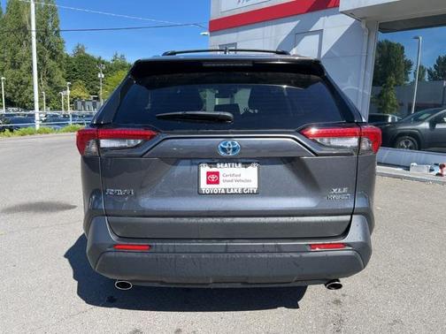 2022 Toyota RAV4 Hybrid XLE