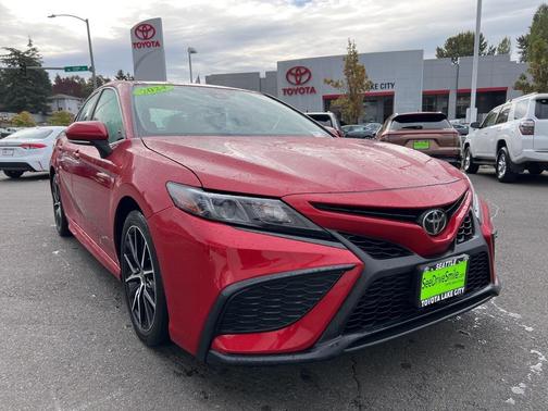 2024 Toyota Camry SE