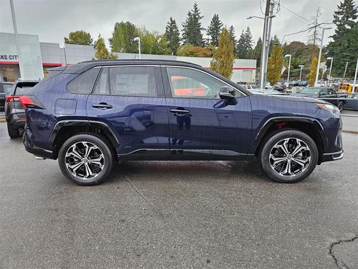 2025 Toyota RAV4 Hybrid SE