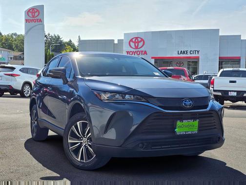 Coastal Gray Metallic 2021 Toyota Venza LE