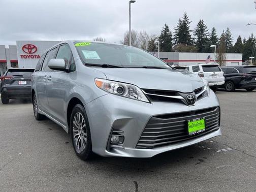 2020 Toyota Sienna XLE