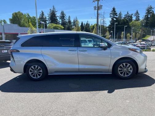 2023 Toyota Sienna XLE 7 Passenger