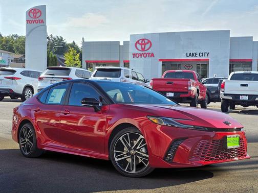Supersonic Red w/Midnight Black Metallic Roof 2026 Toyota Camry XSE