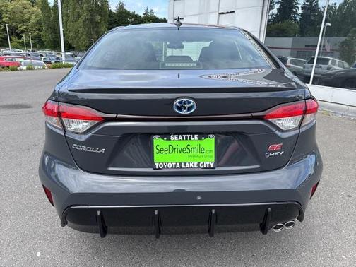 2025 Toyota Corolla Hybrid SE