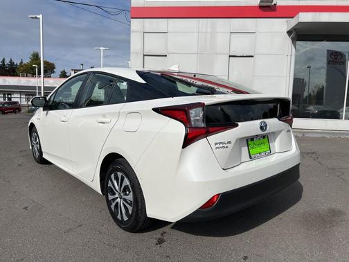 2019 Toyota Prius LE