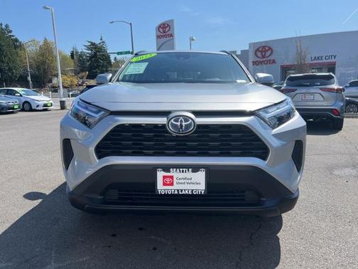 2023 Toyota RAV4 Hybrid LE