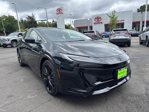 2025 Toyota Prius L