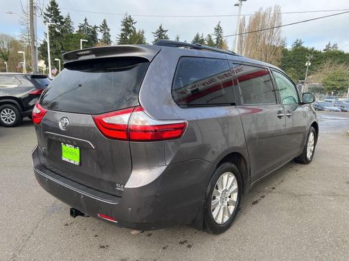 2016 Toyota Sienna XLE