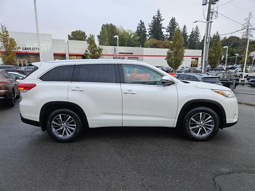 2018 Toyota Highlander SE