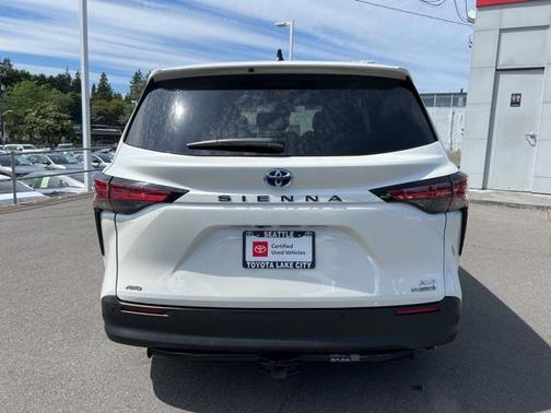 2021 Toyota Sienna XLE 7 Passenger