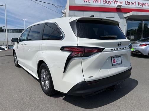 2021 Toyota Sienna XLE 7 Passenger