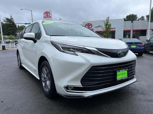 2021 Toyota Sienna XLE 7 Passenger