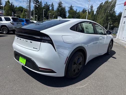 2025 Toyota Prius L