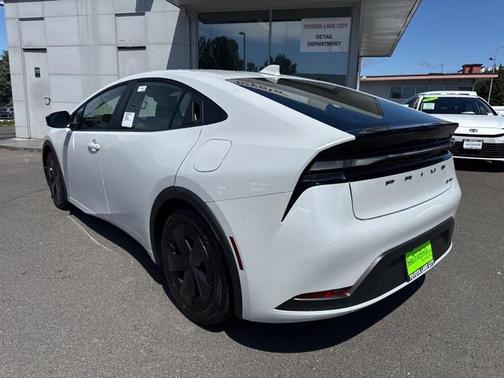 2025 Toyota Prius L
