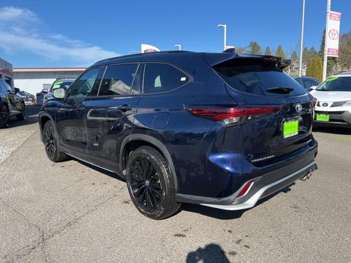 2025 Toyota Highlander XSE