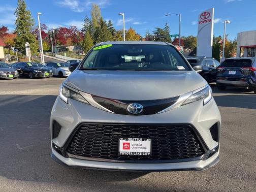 2024 Toyota Sienna XSE 7 Passenger