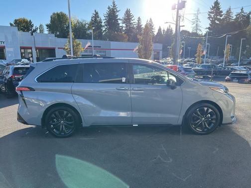 2024 Toyota Sienna XSE 7 Passenger