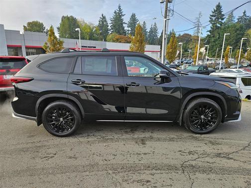 2025 Toyota Highlander LE