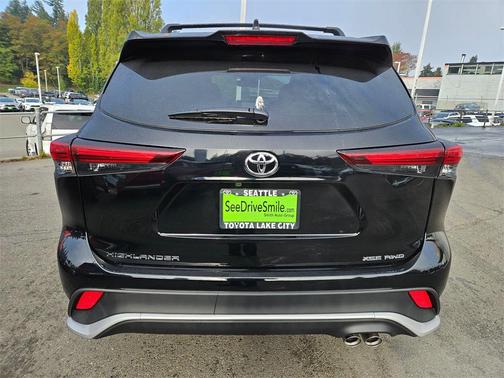 2025 Toyota Highlander LE