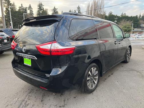 2018 Toyota Sienna Limited Premium