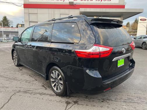 2018 Toyota Sienna Limited Premium