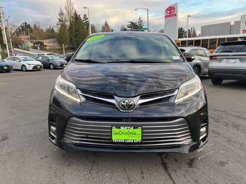 2018 Toyota Sienna Limited Premium