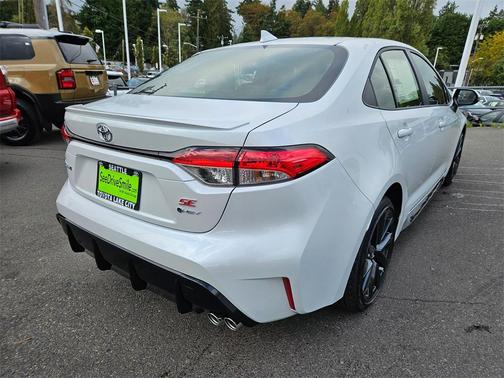 2026 Toyota Corolla Hybrid SE