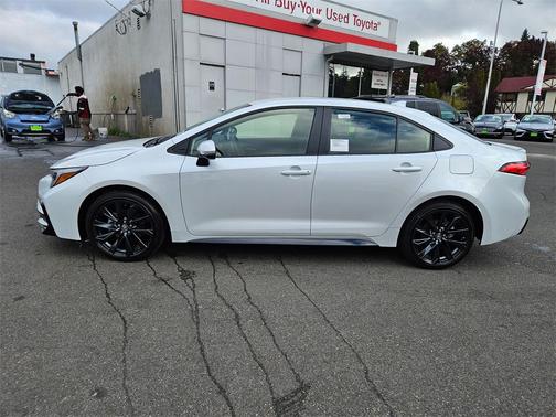 2026 Toyota Corolla Hybrid SE