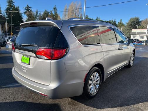 2018 Chrysler Pacifica Touring-L