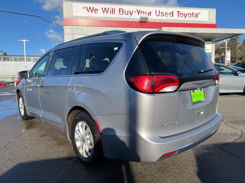 2018 Chrysler Pacifica Touring-L