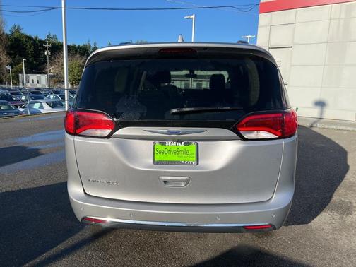 2018 Chrysler Pacifica Touring-L