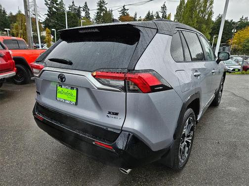 2025 Toyota RAV4 Hybrid SE
