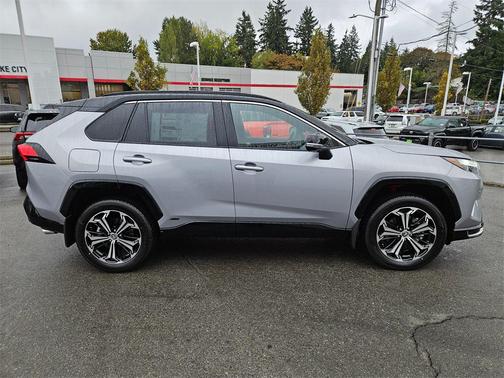 2025 Toyota RAV4 Hybrid SE