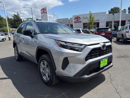 2025 Toyota RAV4 Hybrid LE