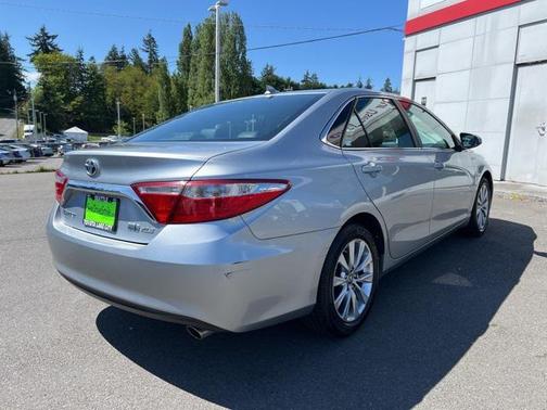 2016 Toyota Camry Hybrid XLE
