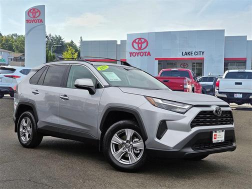 2025 Toyota RAV4 XLE